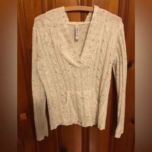 Multicolored specked hooded sweater